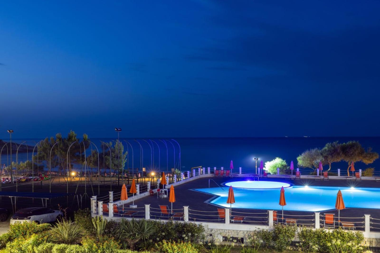 Crovatico Club Vacanze فيستَ المظهر الخارجي الصورة